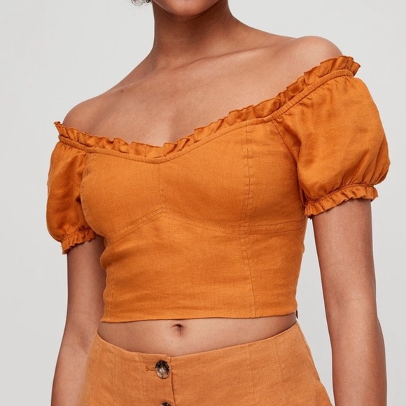 Aritzia Tops - Aritzia Wilfred Linen Wander Off the Shoulder Crop Top